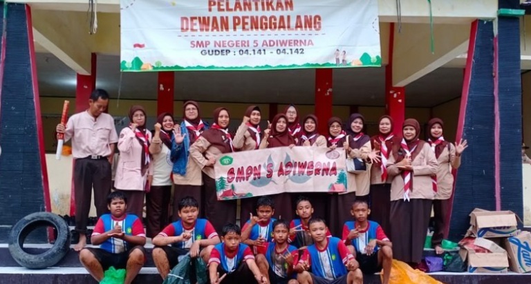 Pelantikan Dewan Penggalang SMP Negeri 5 Adiwerna Gudep 04.141 - 04.142